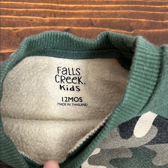 Camo Sweatshirt and Black Pants Set - Picture 3 of 5